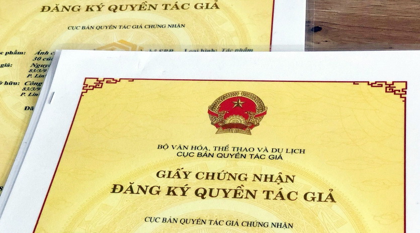 giay-chung-nhan-quyen-tac-gia